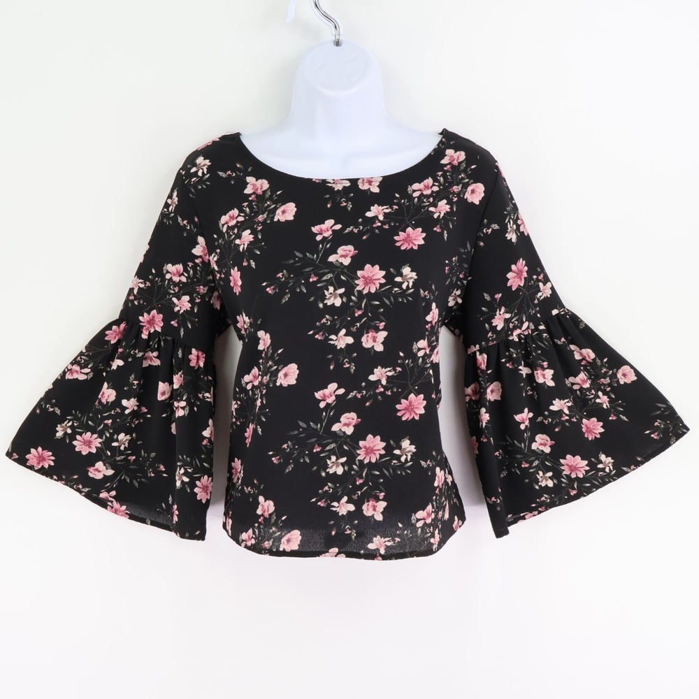 Rue 21 Blouse Bell Sleeves Womens Size M Black‎ Floral Polyester Shorter Length